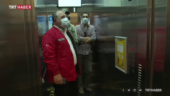 Koronavirüse karşı sesli komutla çalışan asansör